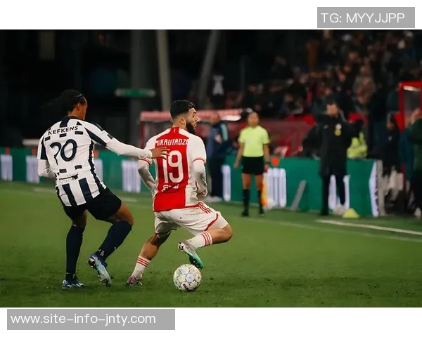 帕斯谈与劳塔罗阿尔瓦雷斯搭档踢球的轻松与挑战克服之道