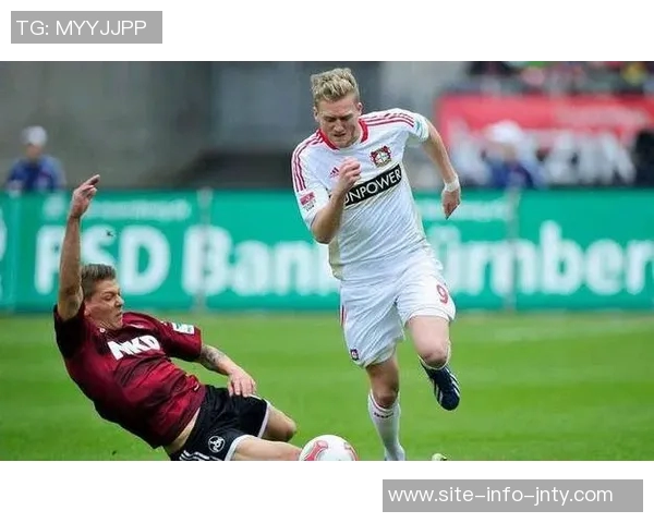 多特蒙德球迷抗议赛程不公导致与奥格斯堡比赛频繁中断